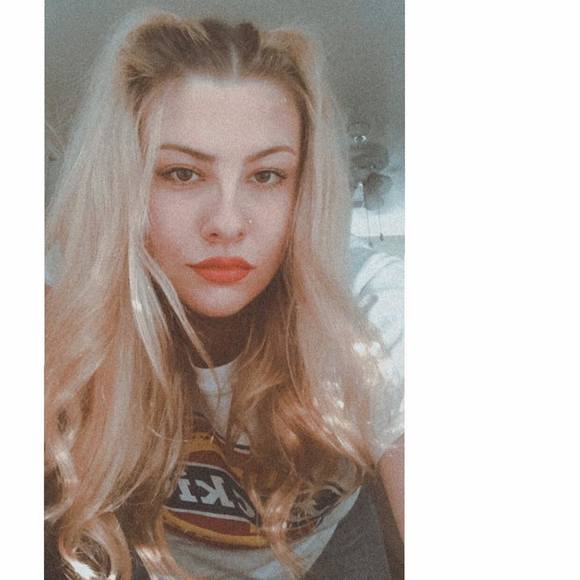 Meet your Posher, Emma - Picture 1 of 1